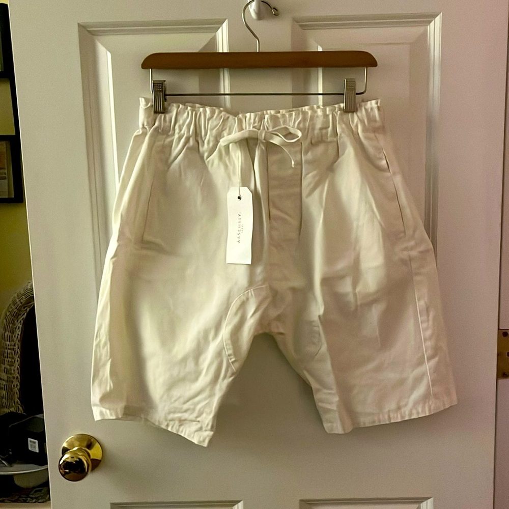 BNWT! Assembly Label Size 10 Women’s Shorts. White